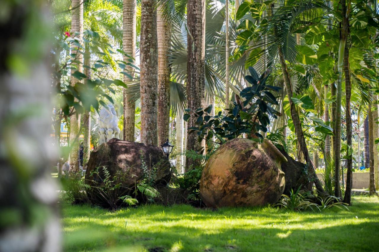 דואונג דונג L'Azure Resort And Spa מראה חיצוני תמונה